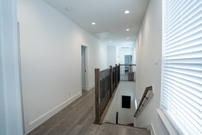 Building Photo - 3818 Lynnfield St