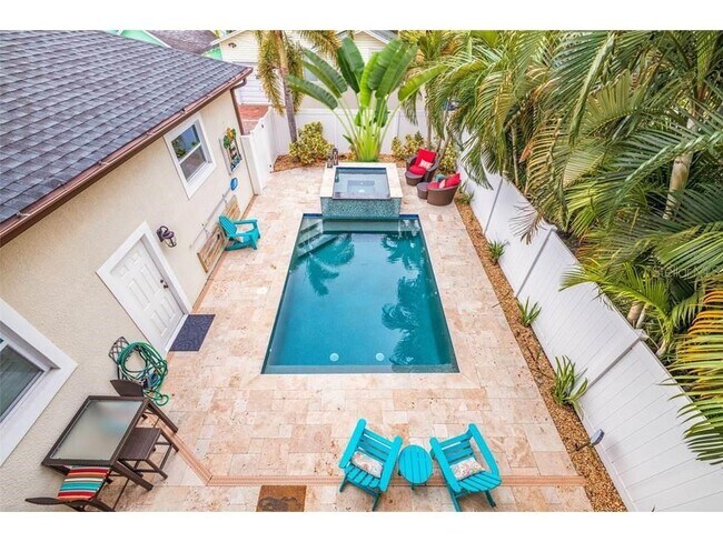 Building Photo - 310 8th Ave N