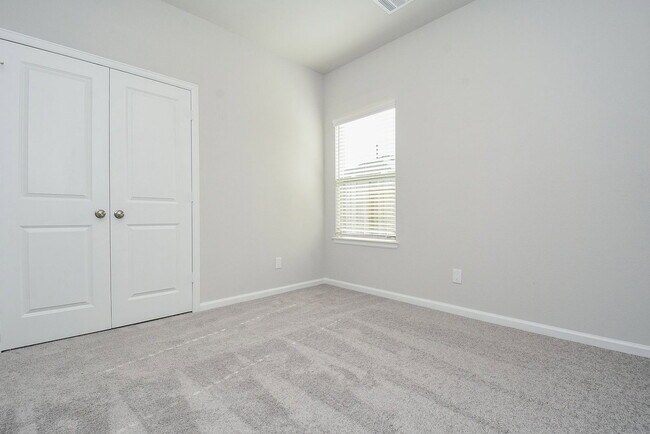Building Photo - 16493 Moss Ln