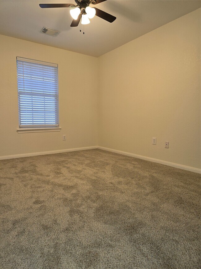 Building Photo - 11114 Opatrny Meadows Ln