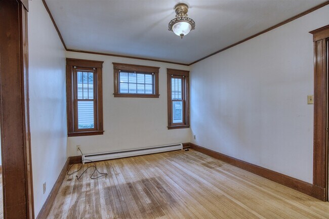 Building Photo - 29 Channing St