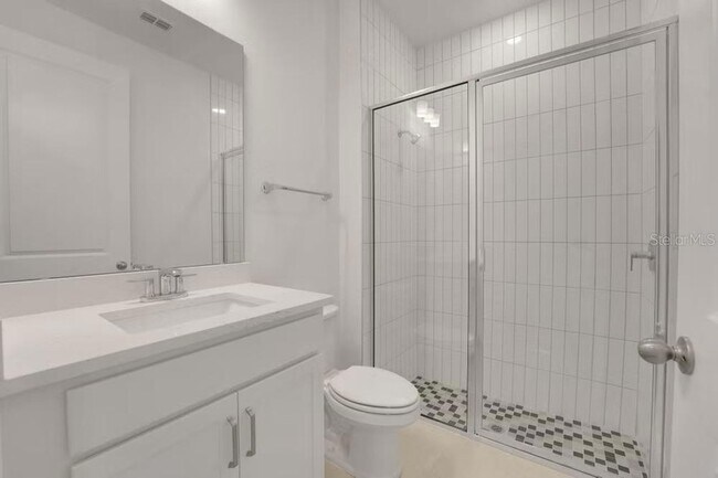 Building Photo - 15075 Tea Tree Dr