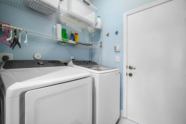 Building Photo - 4180 Manor Forest Trail
