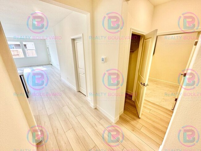 Building Photo - Modern Elegance in the Heart of Carson Cit...