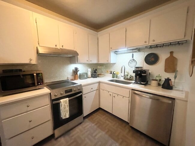 Building Photo - 59 W Cedar St