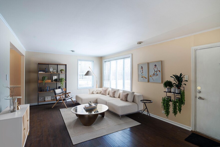 Building Photo - 17649 Dundee Ave