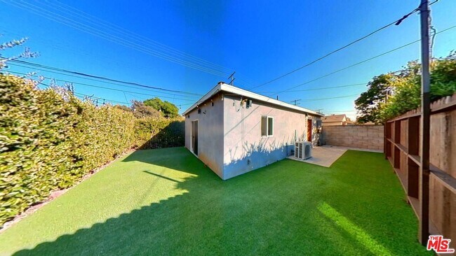 Building Photo - 6440 Yarmouth Ave