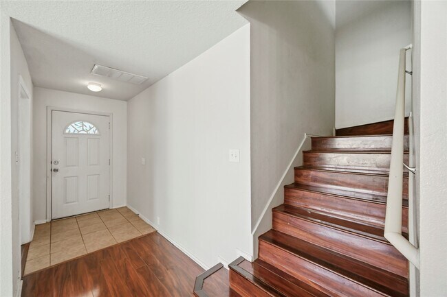 Building Photo - 14954 Sugar Sands Dr