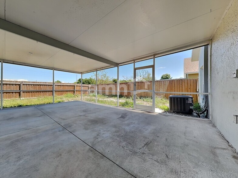 Building Photo - 10814 Peppersong Dr