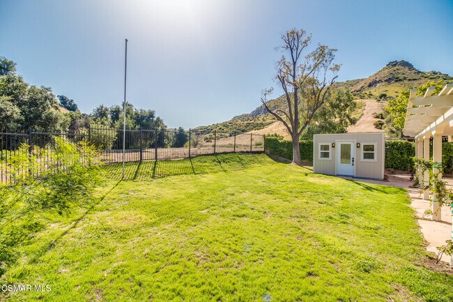 Building Photo - 6823 Castle Peak Dr