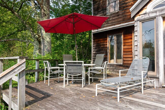 Building Photo - 1087 State Rd