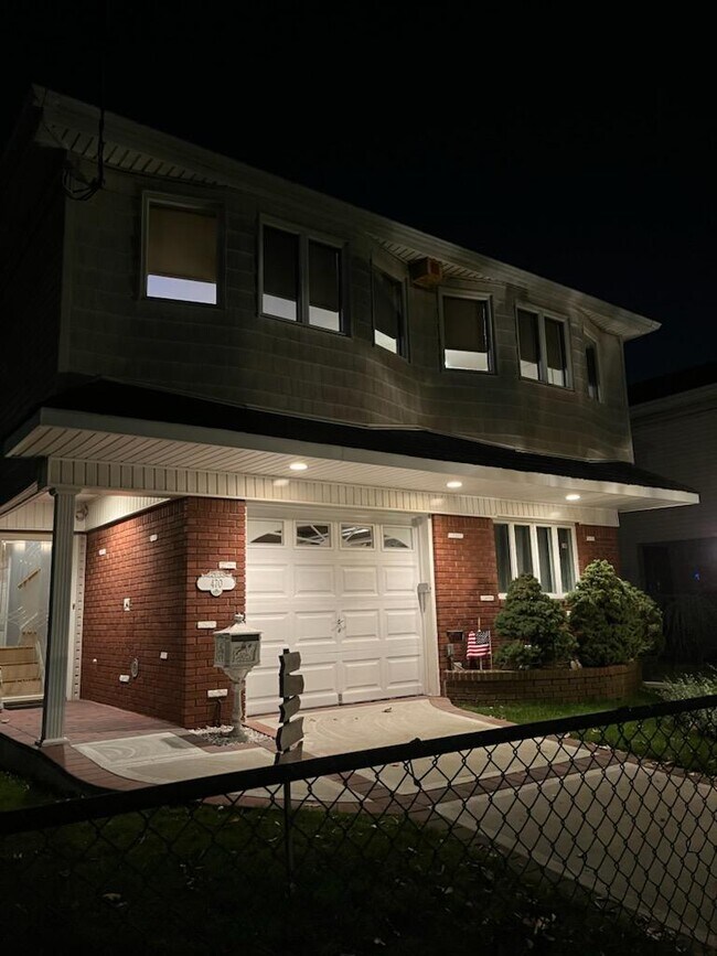 Building Photo - 470 Watchogue Rd