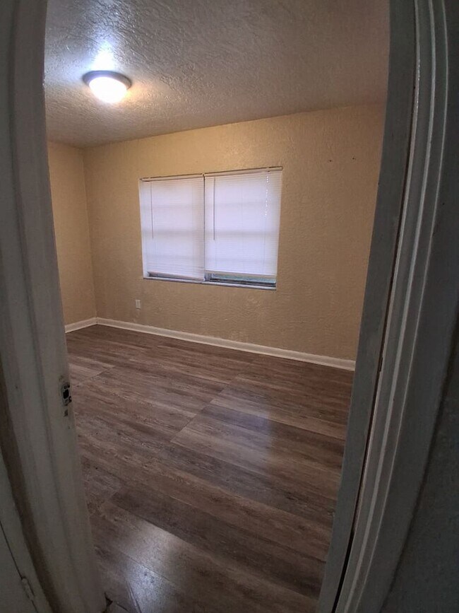 Building Photo - 1209 Carlsbad Pl