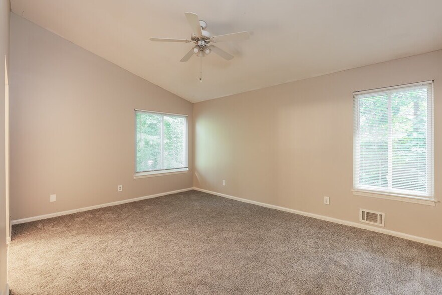 Building Photo - 6651 Windwood Cir