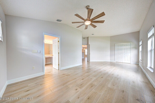 Building Photo - 1085 Sedgewood Cir