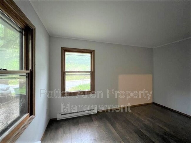 Building Photo - 142 Beaverdam Rd