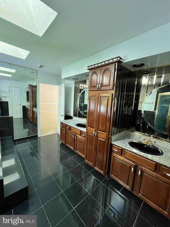Building Photo - 7808 Hill House Ct