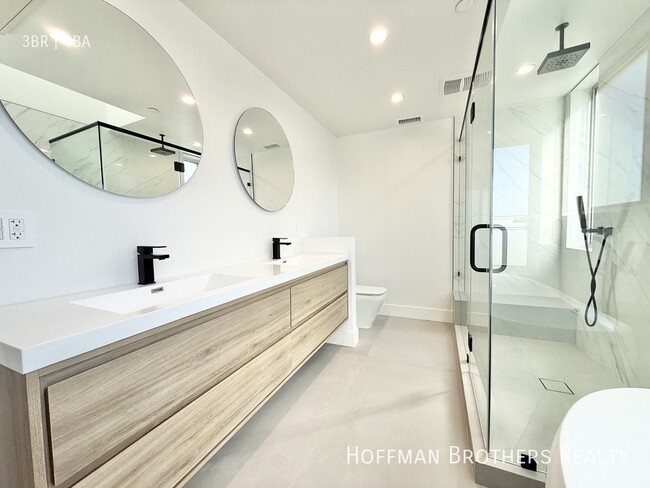 Building Photo - 1900 20th St