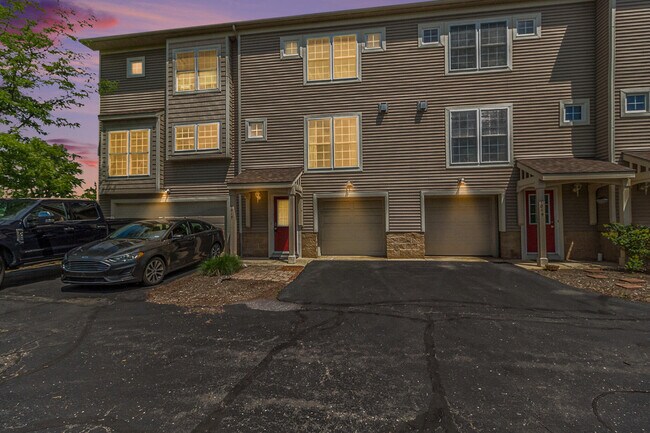 Building Photo - 1017 Bluestem Ln