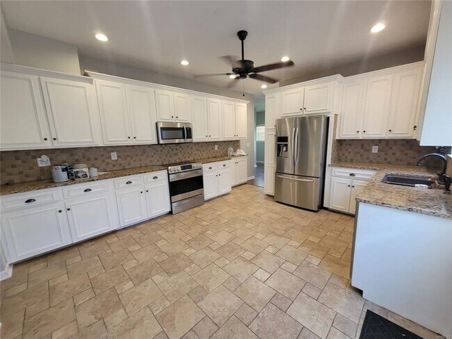 Building Photo - Prattville Home Close to Hwy 31 and Hwy 14!