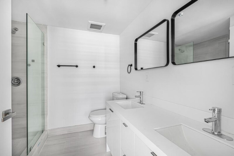 Building Photo - 16955 SW 100th Ave