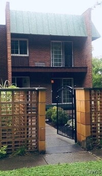 Building Photo - 1223 James St