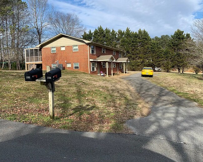 Building Photo - $350 Off First Month! Great 1 bedroom 1 bath located in a great area of NW Cleveland! Leasing Spe...