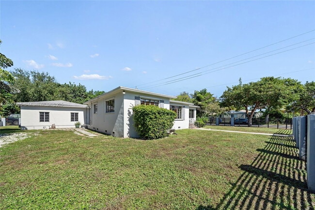 Building Photo - 501 NW 45th St