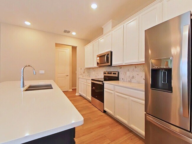 Building Photo - Coming Soon! Gorgeous Townhome For Rent in Horizon West Winter Garden  just west of Disney off th...