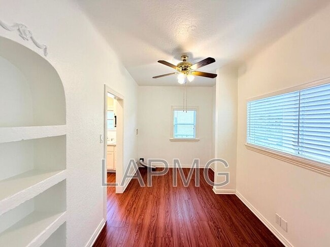 Building Photo - 2751 Pomeroy Ave