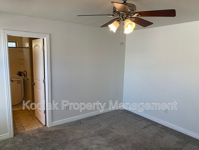 Building Photo - 312 Greenwich Dr