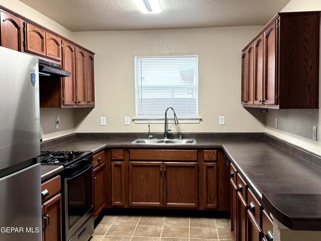 Building Photo - 14036 Volcanic Rock Dr