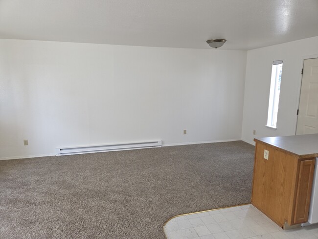 Building Photo - 2407 E Dalke Ave