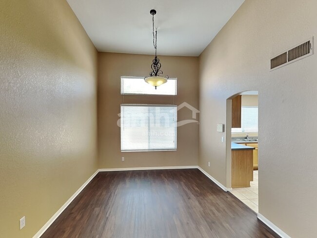 Building Photo - 9318 E Fairfield St