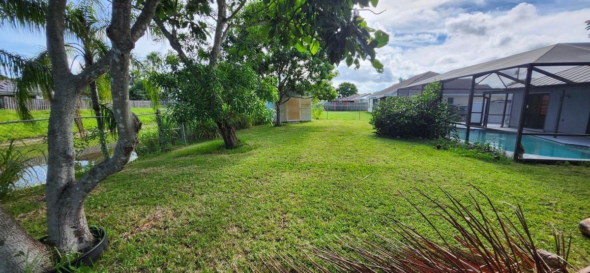 Building Photo - 301 SW Whitmore Dr