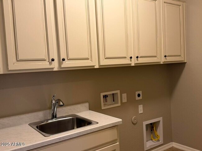 Building Photo - 297 E Kaibab Dr