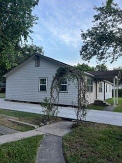Building Photo - 8518 Berwyn Dr
