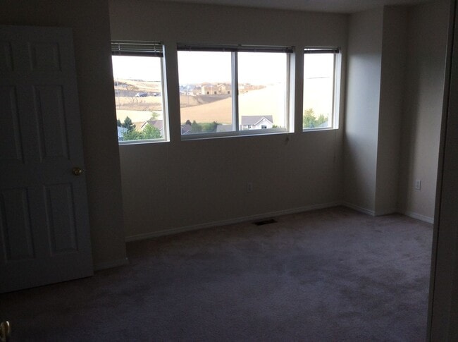 Building Photo - 2430 NW Granite Ct