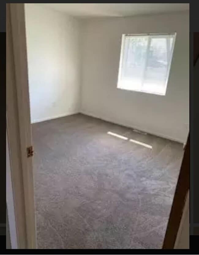 Building Photo - 6984 Shattuck Rd