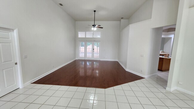 Building Photo - 6118 Creekside Trail