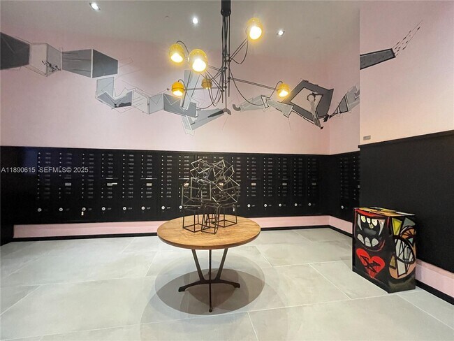 Building Photo - 121 NE 34th St