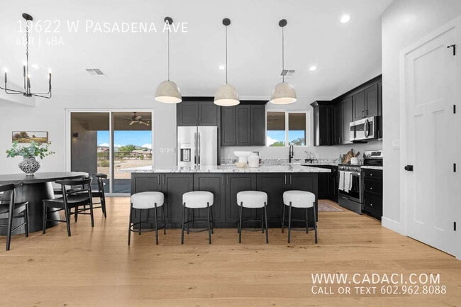 Building Photo - 19622 W Pasadena Ave