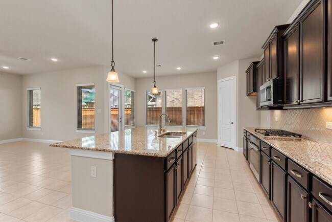 Building Photo - 4218 Davis Oak Dr