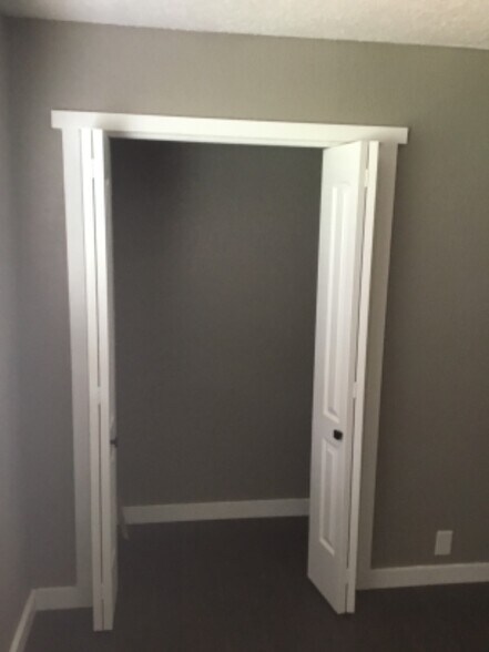 Building Photo - 2712 Palmetto Dr