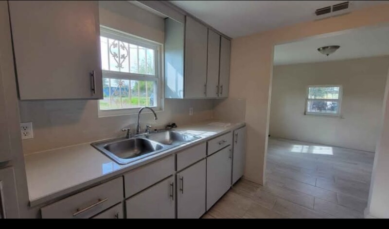 Building Photo - 41786 W Expy 83