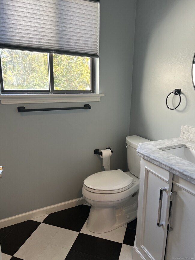Building Photo - 34 Simsbury Landing