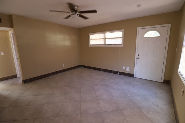 Building Photo - 4124 Flamingo Dr