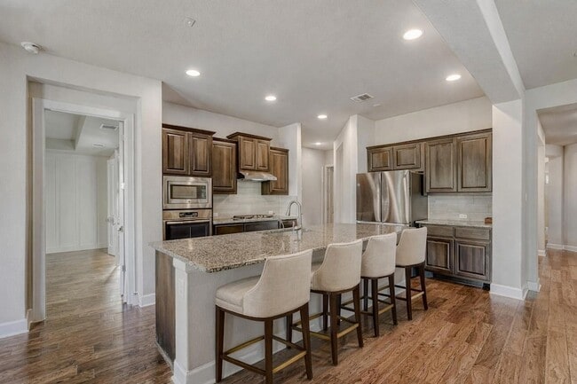 Building Photo - 112 Lockhart Lp