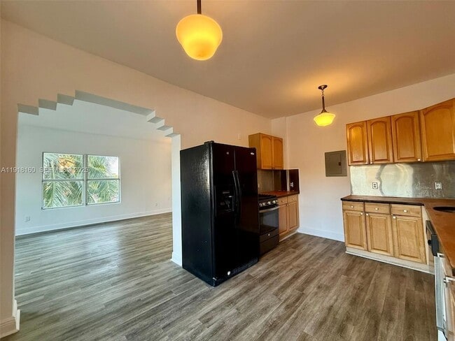 Building Photo - 4035 Meridian Ave