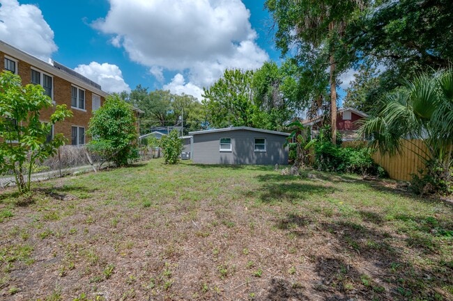 Building Photo - 4017 N Seminole Ave